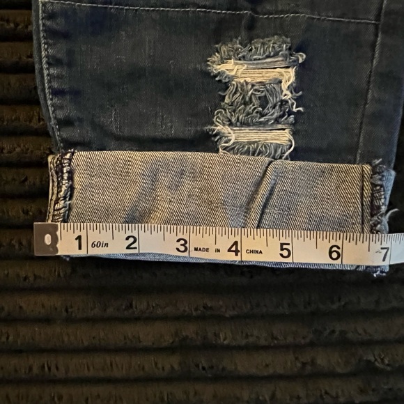 Women’s V.I.P. Jeans New W Tags Size 16 W Destructed Rolled Hem - Picture 11 of 12